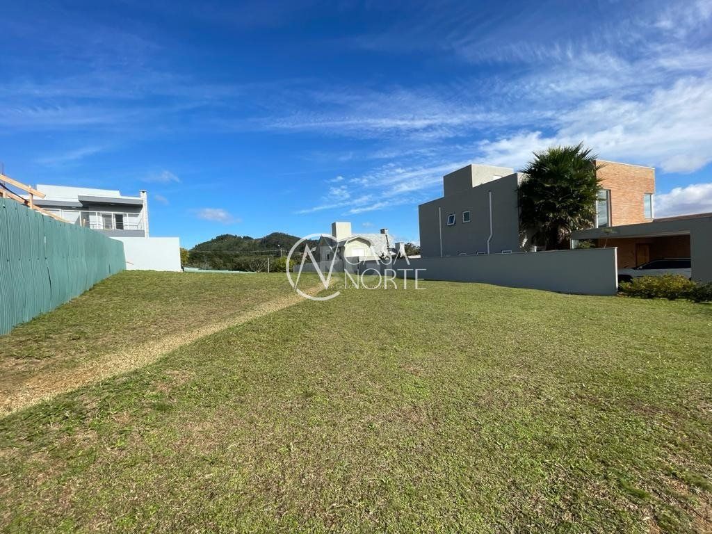 Terreno à venda  com 567m², Estrada das Três Meninas no bairro Vila Nova em Porto Alegre