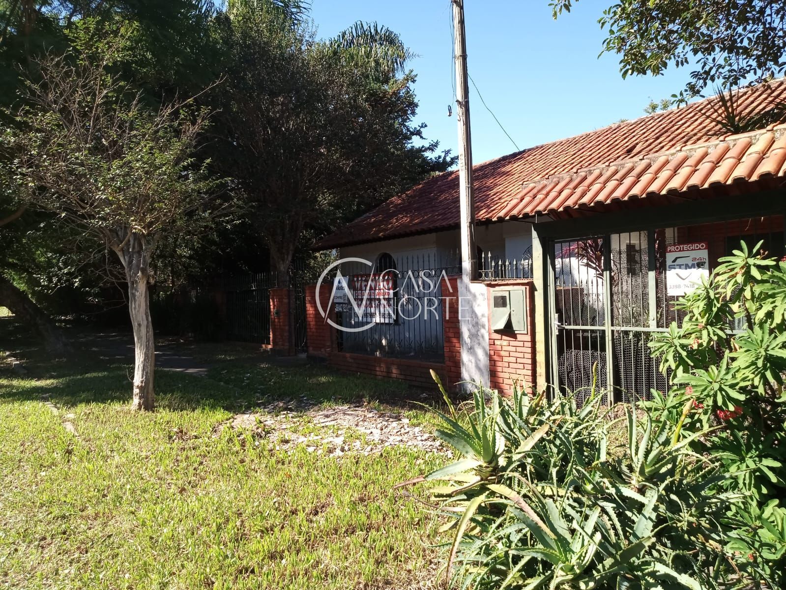 Casa à venda com 3 quartos, 2017m², 1 suíte, 2 vagas, Rua Dea Coufal no bairro Ipanema em Porto Alegre