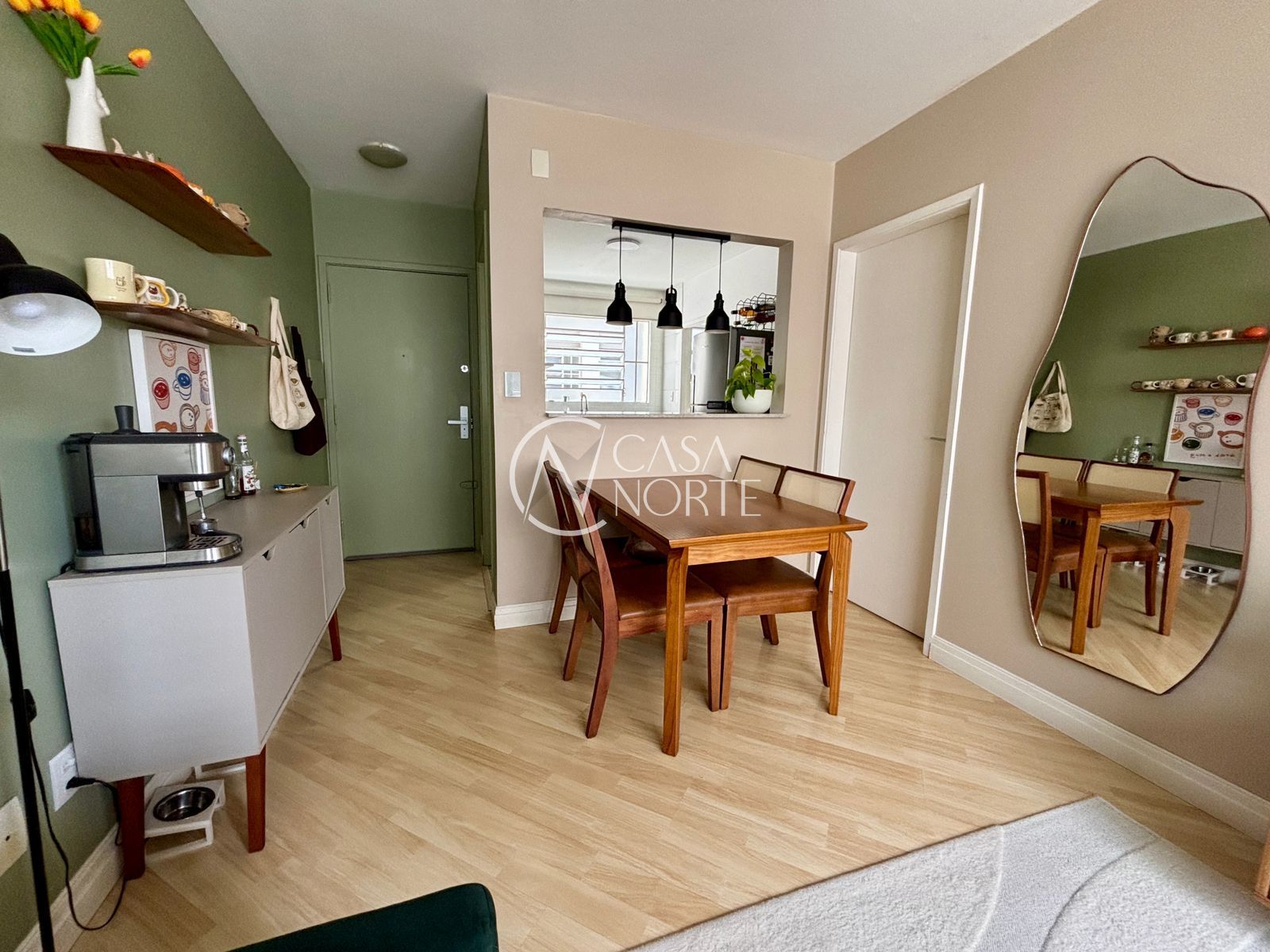 Apartamento à venda com 2 quartos, 78m², 1 suíte, 1 vaga, Rua Guilherme Alves no bairro Jardim Botânico em Porto Alegre