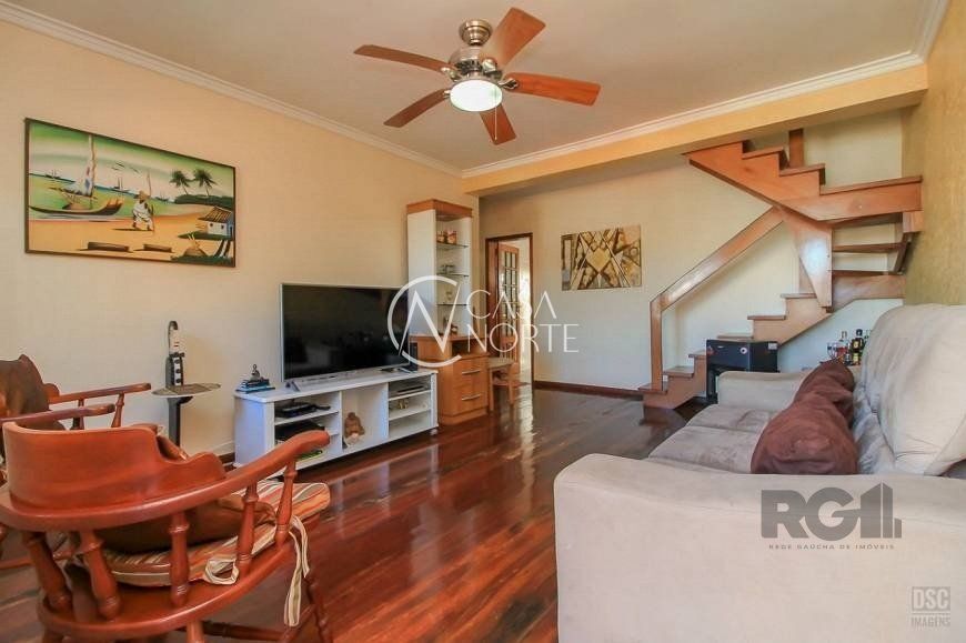 Casa à venda com 3 quartos, 205m², 1 suíte, 3 vagas, Rua Landel de Moura no bairro Tristeza em Porto Alegre