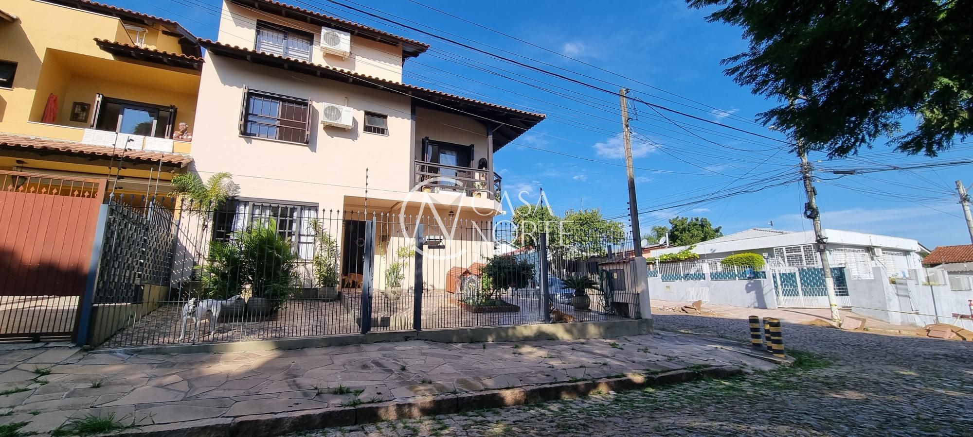 Casa à venda com 3 quartos, 150m², 1 suíte, 2 vagas, Avenida Doutor Francisco Roberto Dalligna no bairro Espírito Santo em Porto Alegre