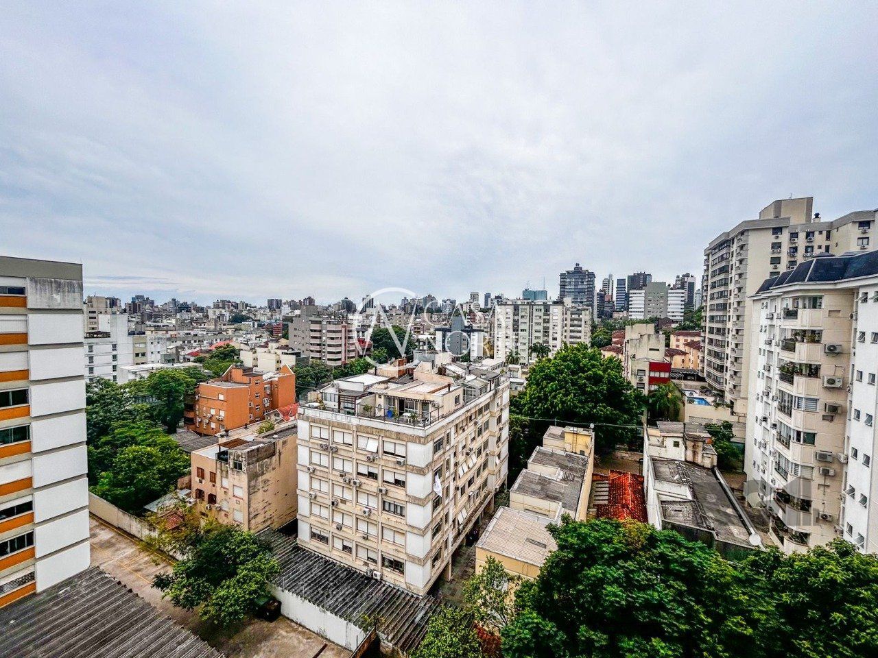 Apartamento à venda com 3 quartos, 103m², 1 suíte, 2 vagas, Rua Tito Lívio Zambecari no bairro Mont Serrat em Porto Alegre