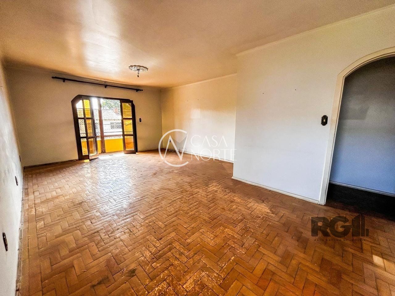 Casa Comercial à venda , 300m², Estrada Vila Maria no bairro Cavalhada em Porto Alegre