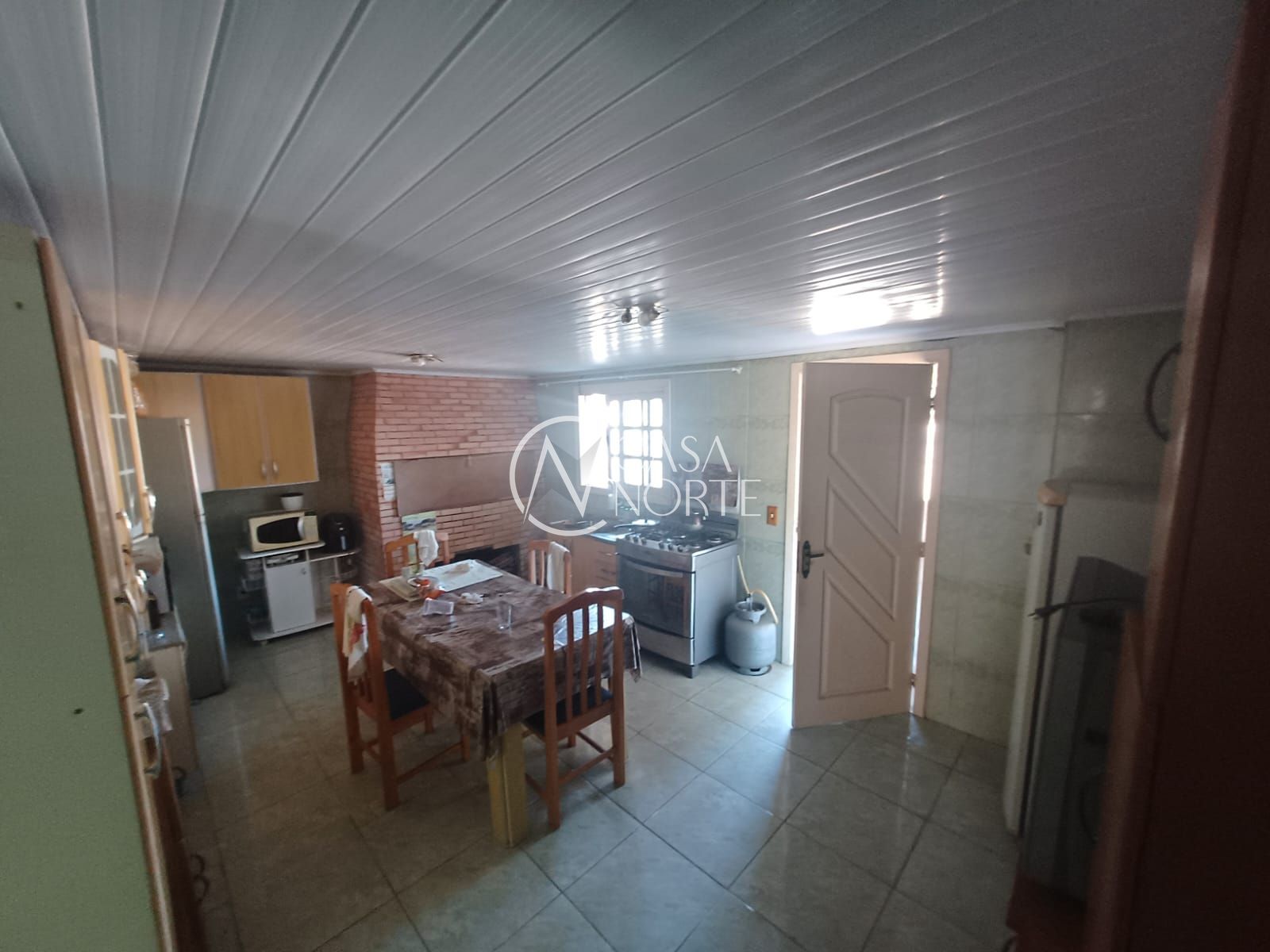 Casa à venda com 3 quartos, 160m², 1 suíte, 2 vagas, Rua Dinamarca no bairro Belém Velho em Porto Alegre