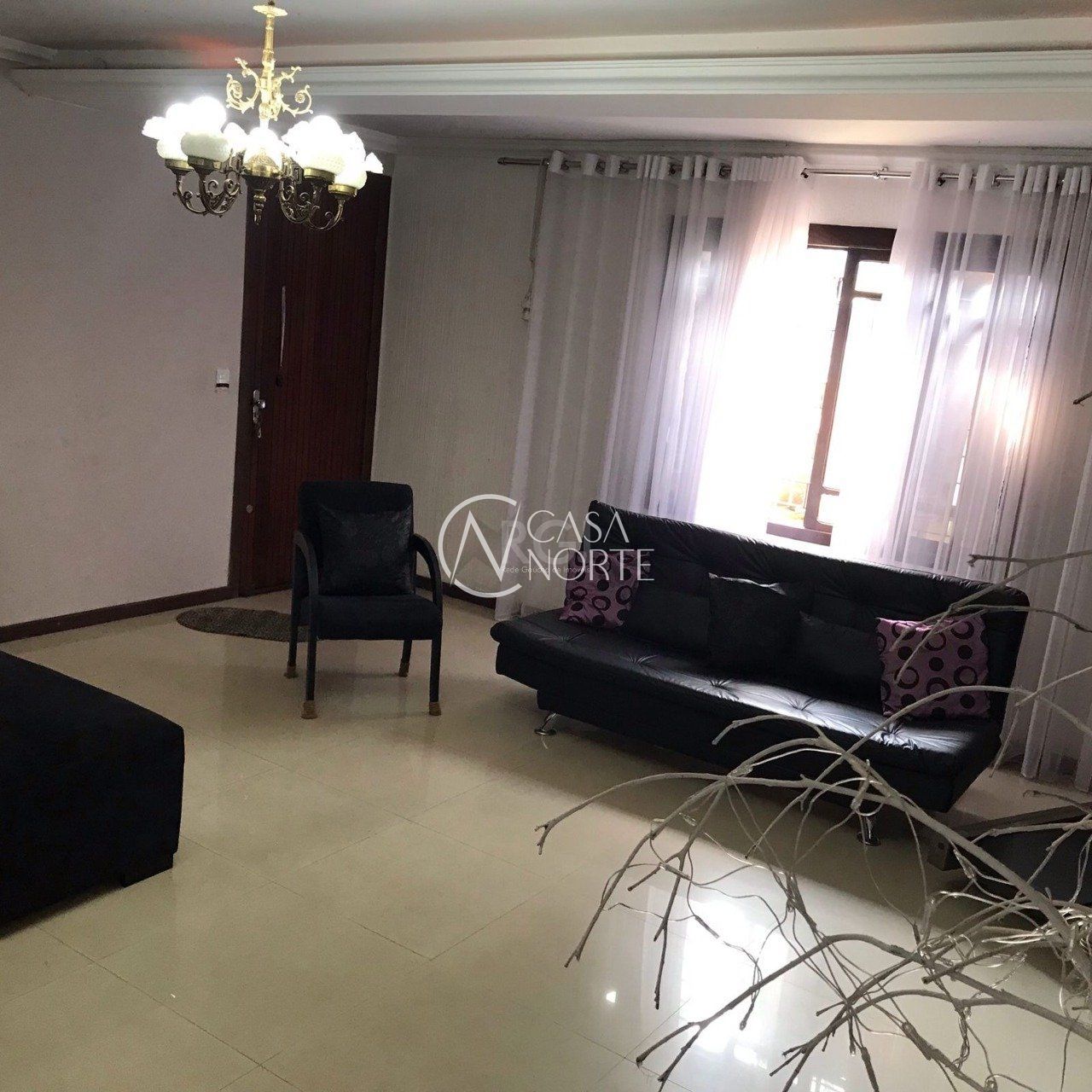 Casa à venda com 6 quartos, 279m², 2 suítes, 3 vagas, Rua Vinte e um de Agosto no bairro Cavalhada em Porto Alegre