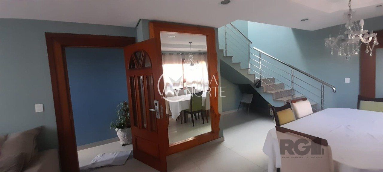 Casa à venda com 3 quartos, 185m², 1 suíte, 3 vagas, Rua Luzinete Alves Aragon no bairro Hípica em Porto Alegre