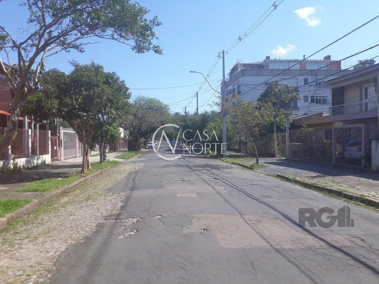 Terreno à venda  com 232m², Rua Machado de Assis no bairro Jardim Botânico em Porto Alegre