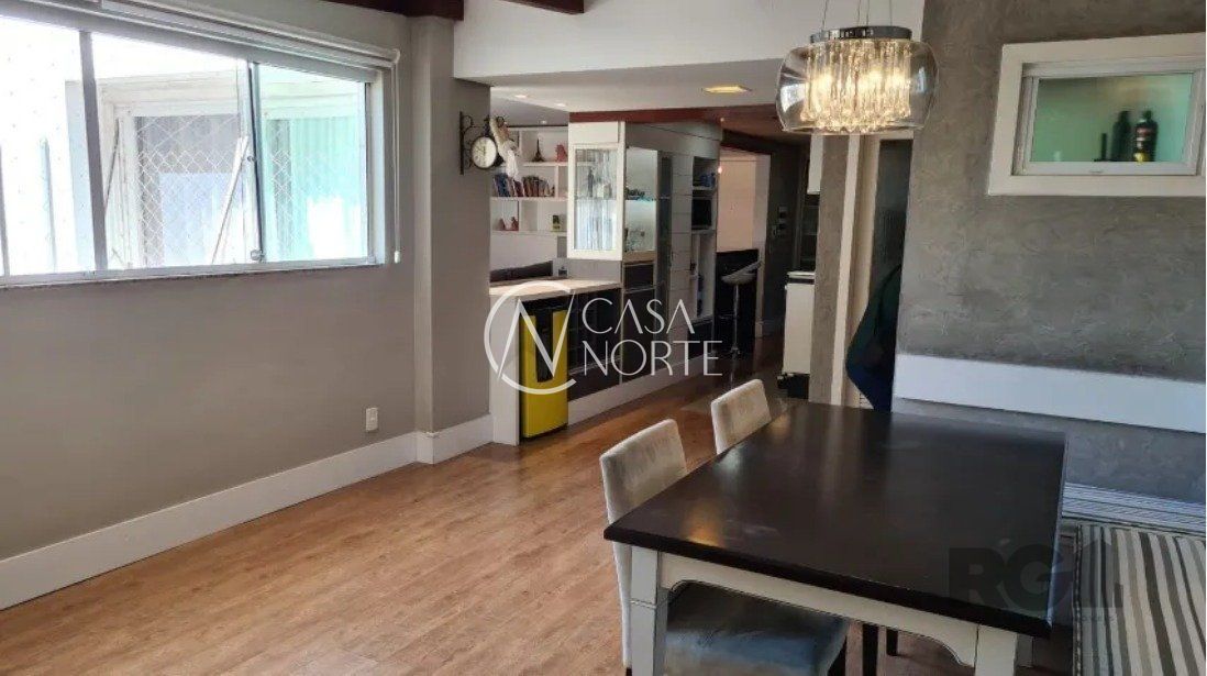 Apartamento à venda com 2 quartos, 79m², 1 suíte, 1 vaga, Avenida Cristóvão Colombo no bairro Floresta em Porto Alegre