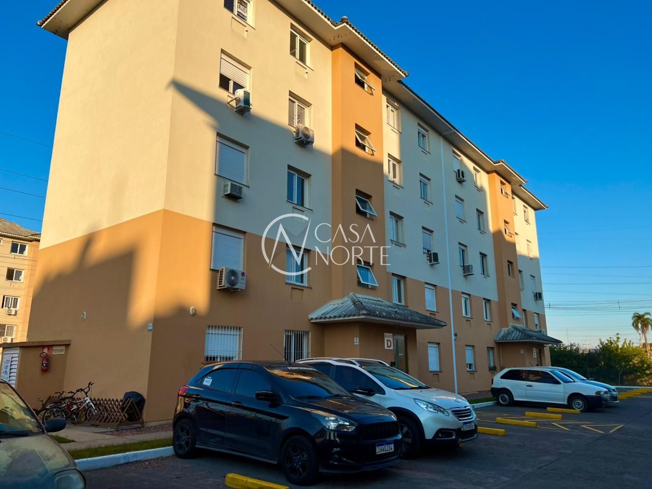 Apartamento à venda com 2 quartos, 47m², 1 vaga, Rua Napoleão Jacques da Rosa no bairro Restinga em Porto Alegre