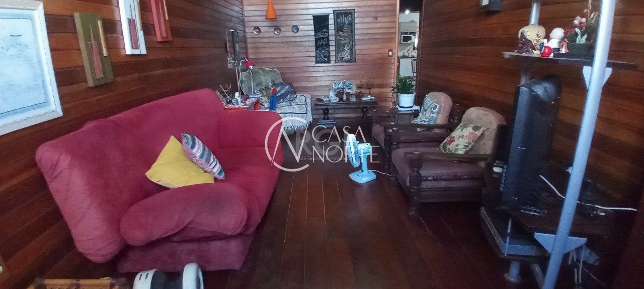 Casa à venda com 3 quartos, 107m², 2 vagas, Rua Liberal no bairro Tristeza em Porto Alegre