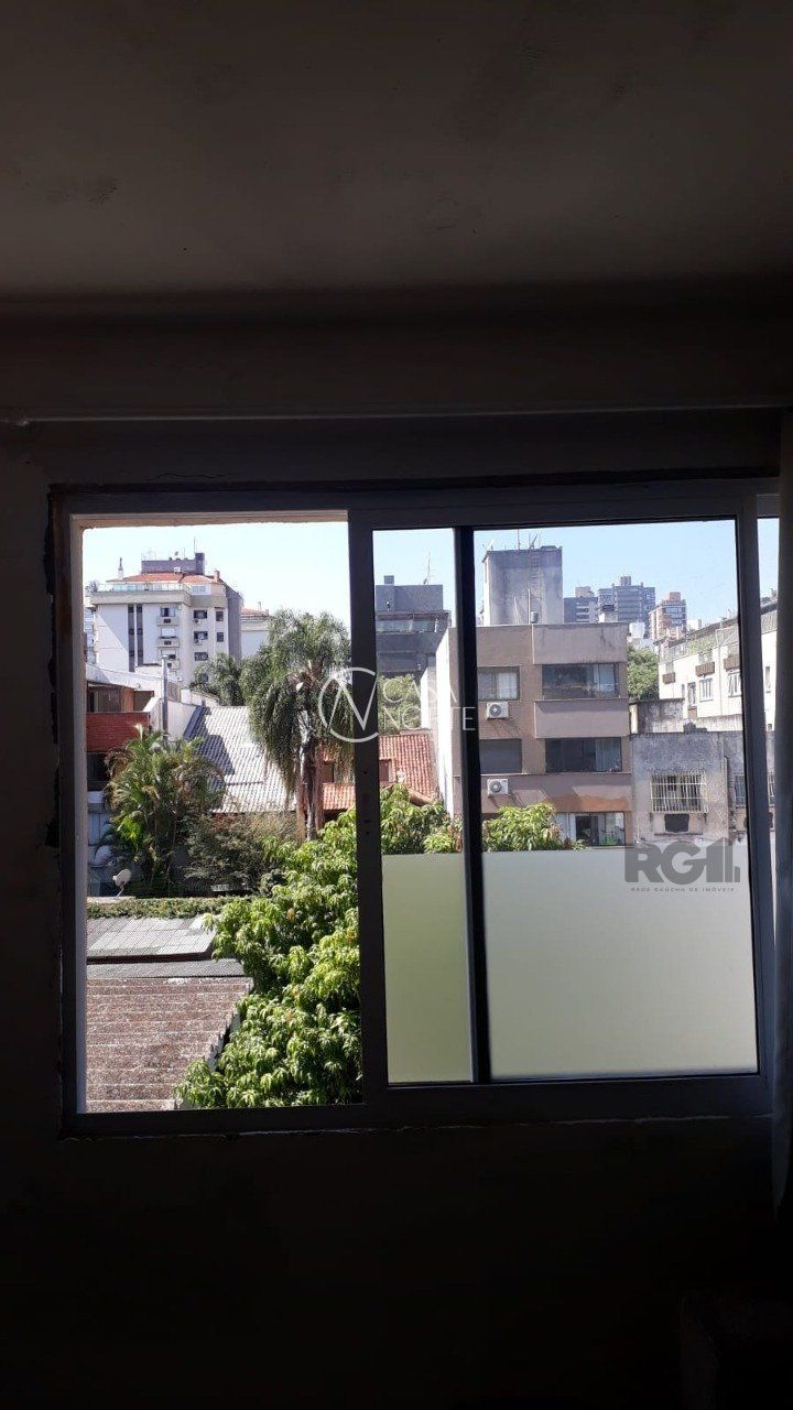 Cobertura à venda com 2 quartos, 94m², 1 suíte, 1 vaga, Avenida Lavras no bairro Petrópolis em Porto Alegre