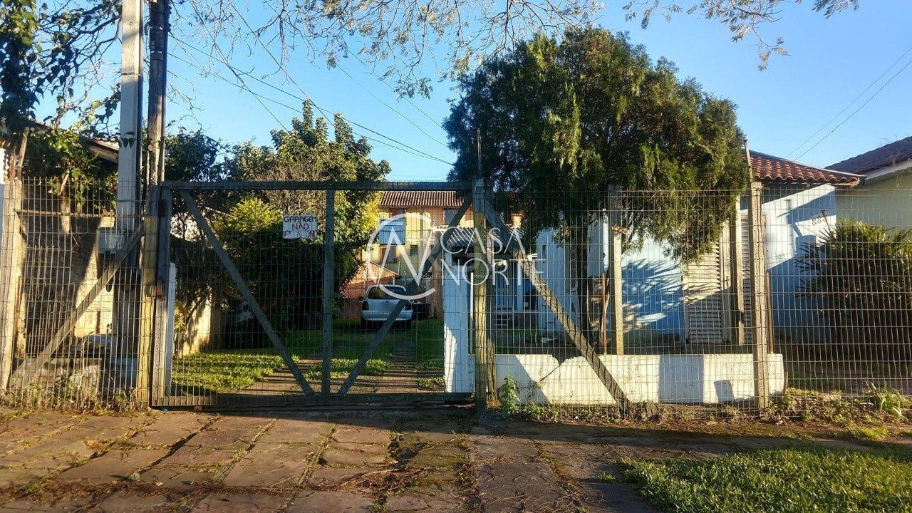 Terreno à venda  com 396m², Rua Afonso Arinos no bairro Camaquã em Porto Alegre