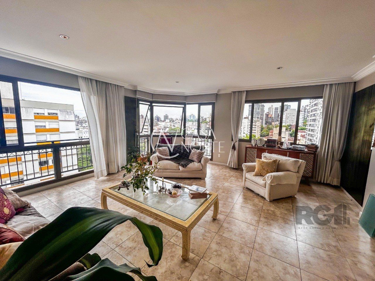 Apartamento à venda com 3 quartos, 103m², 1 suíte, 2 vagas, Rua Tito Lívio Zambecari no bairro Mont Serrat em Porto Alegre