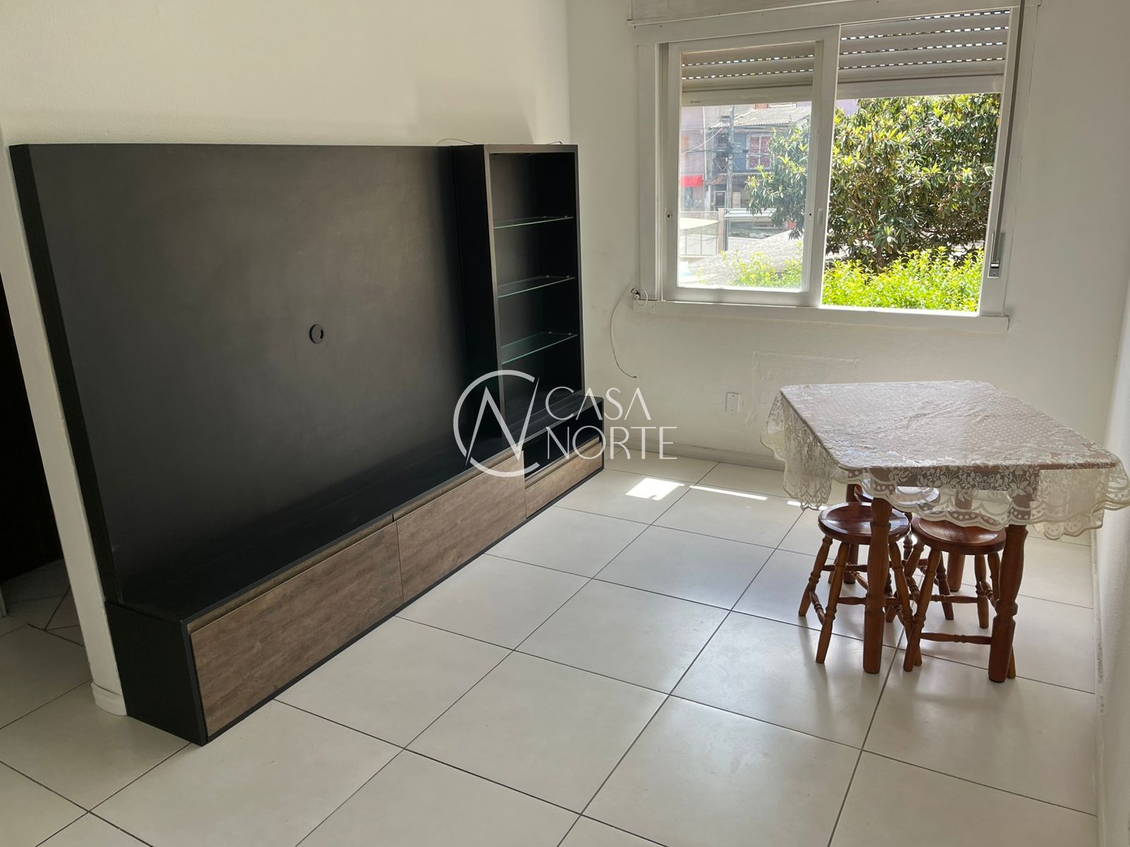 Apartamento à venda com 1 quarto, 42m², 1 vaga, Rua Ângelo Crivellaro no bairro Jardim do Salso em Porto Alegre