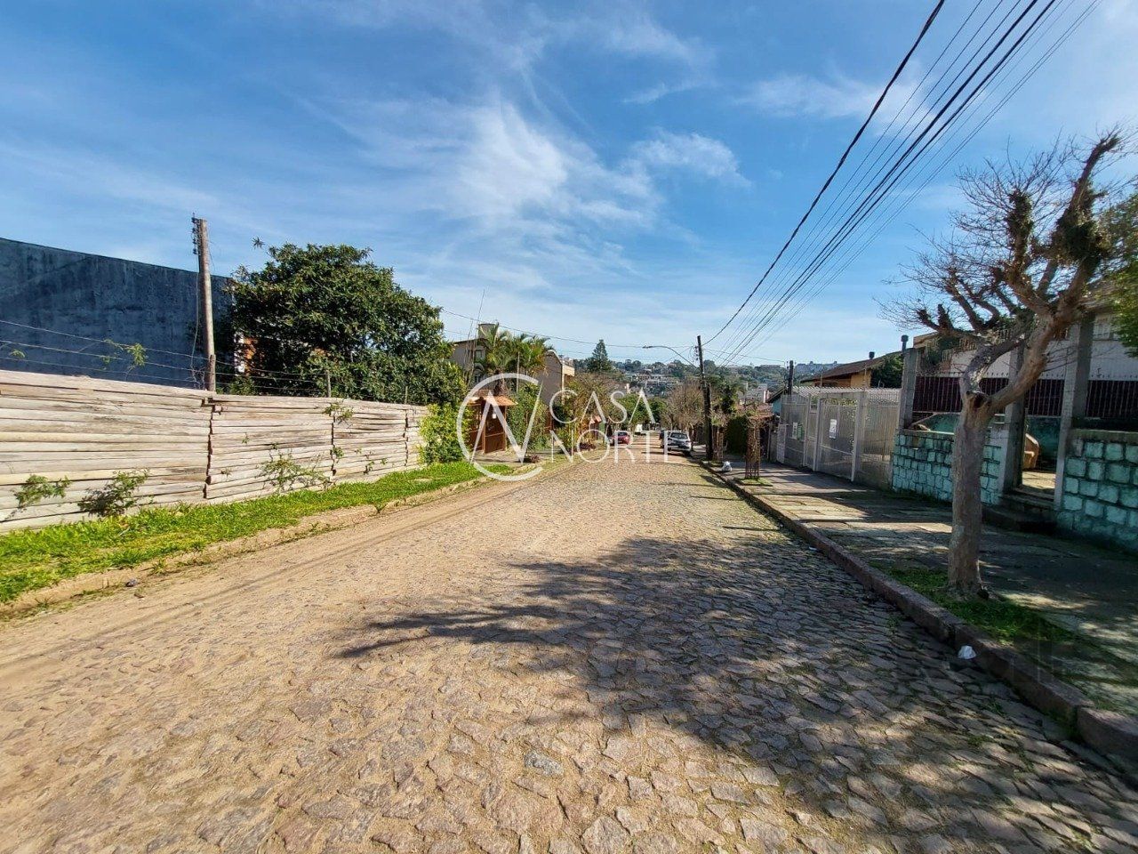 Terreno à venda  com 1360m², Rua Silverio Souto no bairro Teresópolis em Porto Alegre