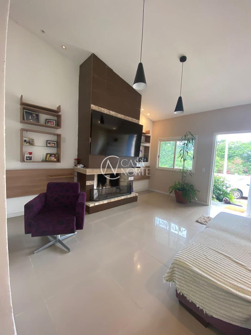 Sítio à venda com 4 quartos, 242m², 1 suíte, 3 vagas, Avenida Edgar Pires de Castro no bairro Lageado em Porto Alegre