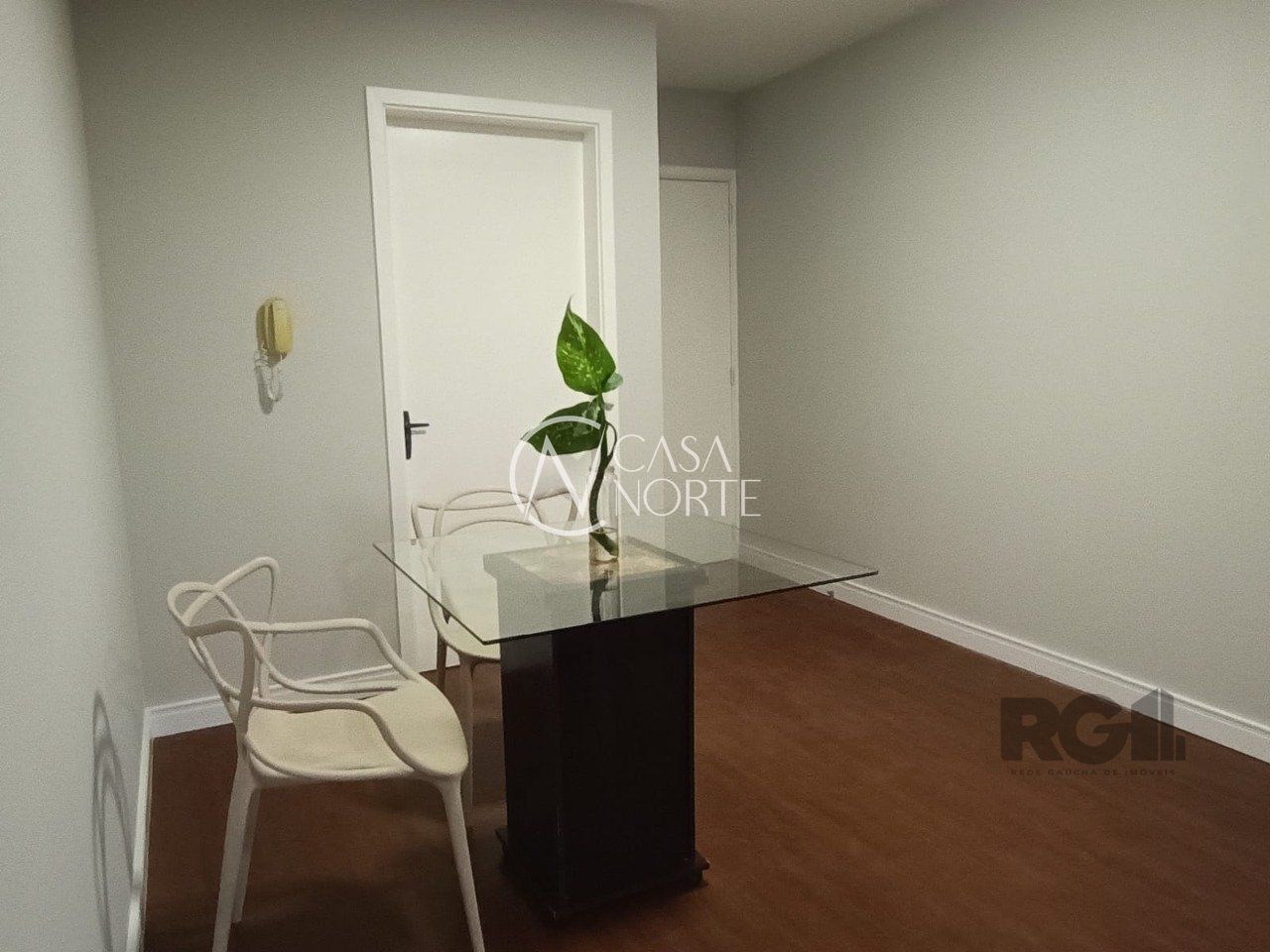 Apartamento à venda com 2 quartos, 69m², 1 vaga, Rua Professor Abilio Azambuja no bairro Jardim do Salso em Porto Alegre