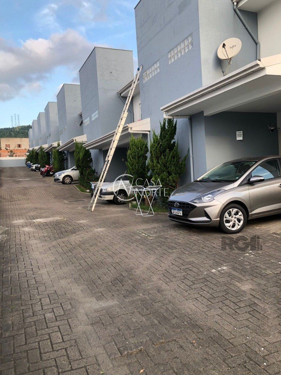 Casa de Condomínio à venda com 2 quartos, 77m², 1 vaga, Beco do Carvalho no bairro Jardim Carvalho em Porto Alegre