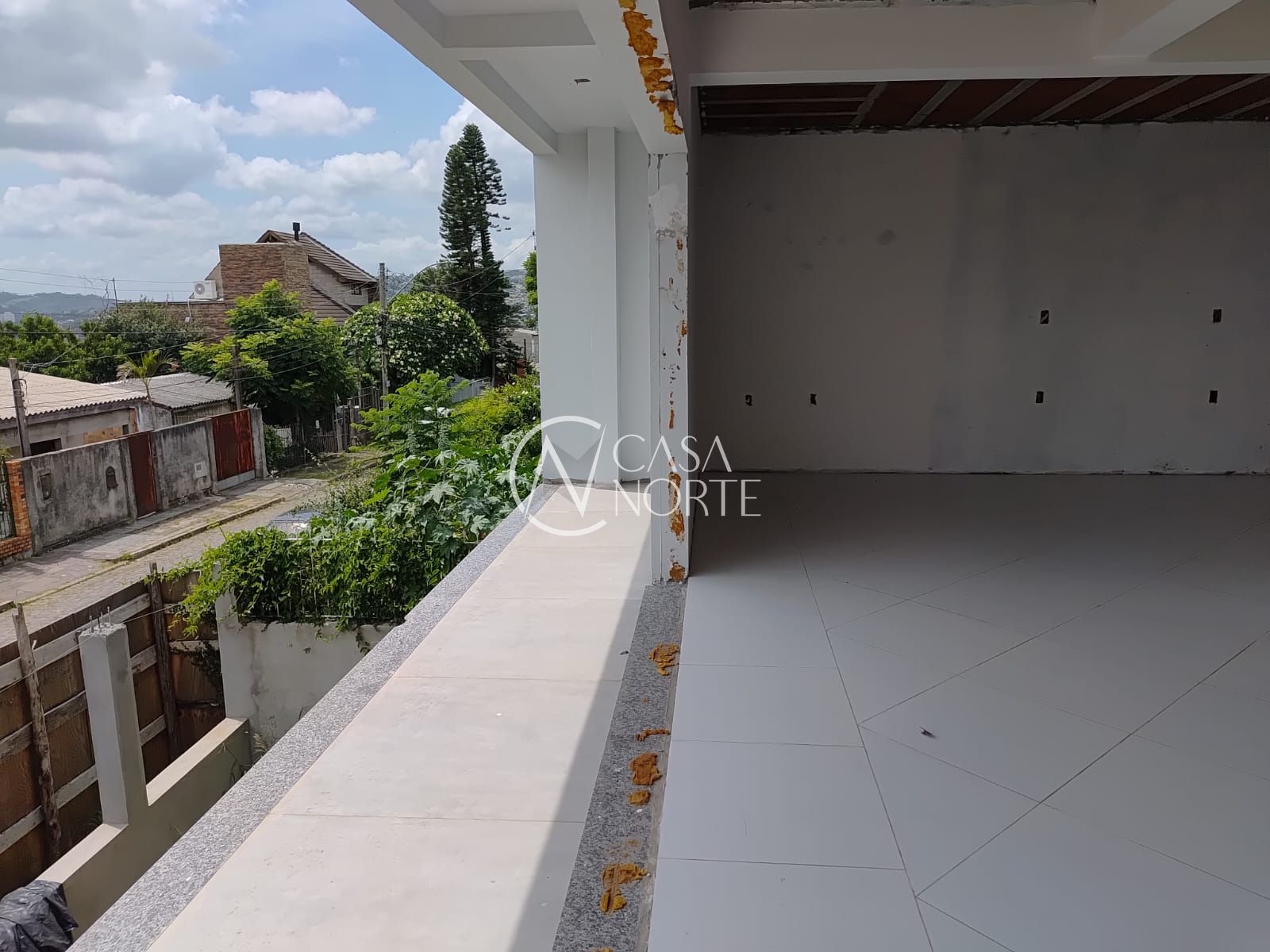 Casa à venda com 3 quartos, 120m², 1 suíte, 2 vagas, Rua Marquês de Barbacena no bairro Partenon em Porto Alegre