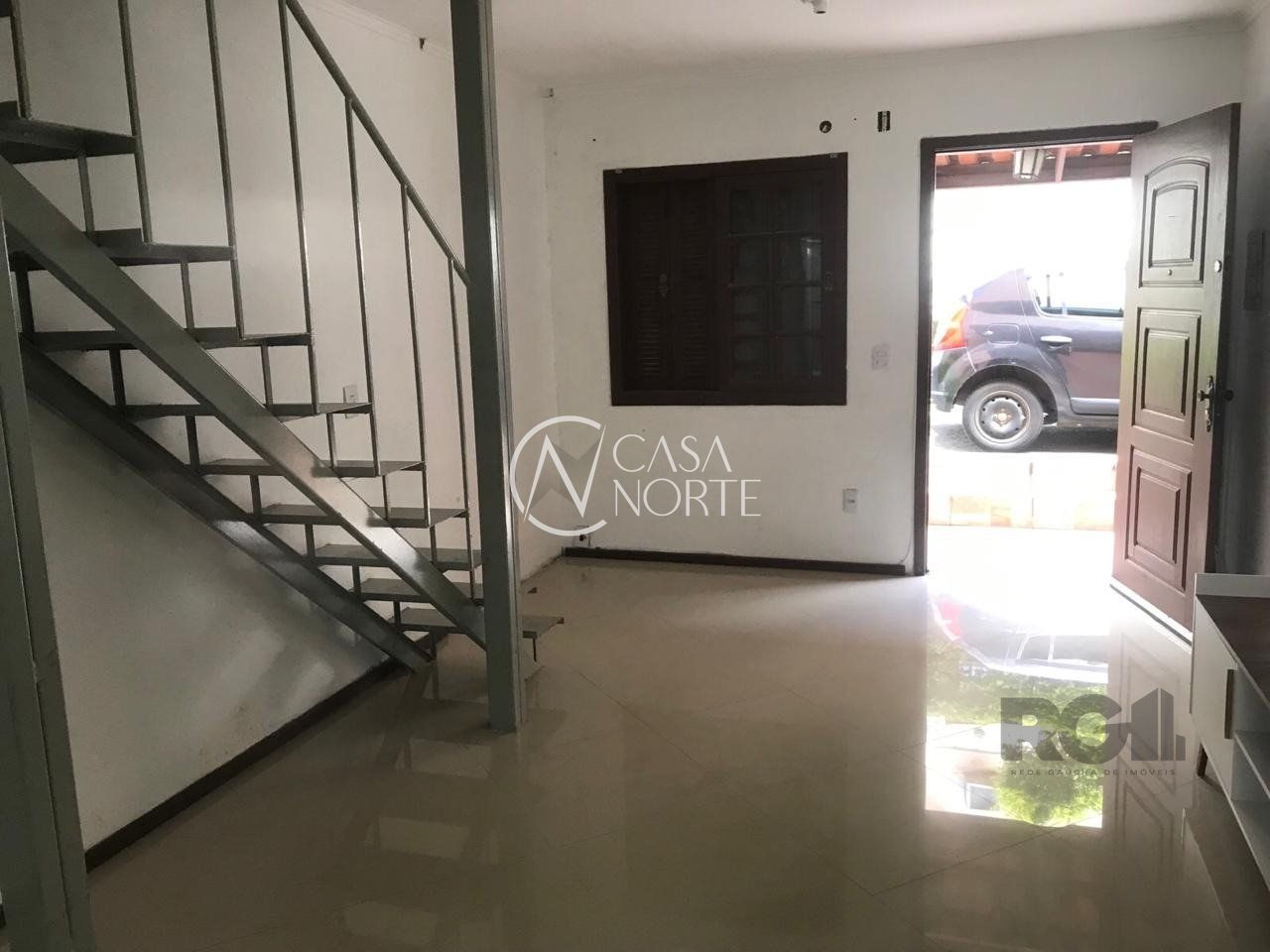 Casa de Condomínio à venda com 2 quartos, 72m², 1 vaga, Avenida Monte Cristo no bairro Vila Nova em Porto Alegre