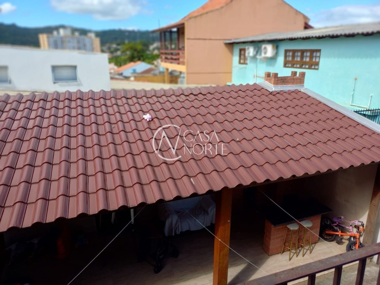 Casa à venda com 4 quartos, 150m², 2 vagas, Rua Professor Gilberto Jorge Gonçalves no bairro Cavalhada em Porto Alegre