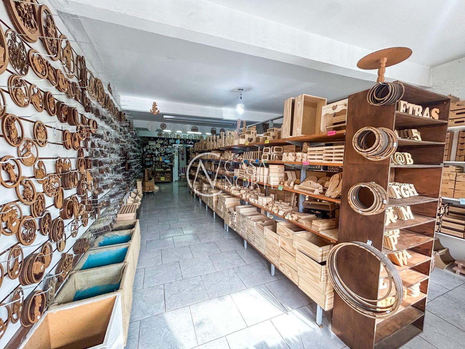 Ponto Comercial à venda com 5 quartos, 300m², 3 vagas, Avenida do Lami no bairro Belém Novo em Porto Alegre