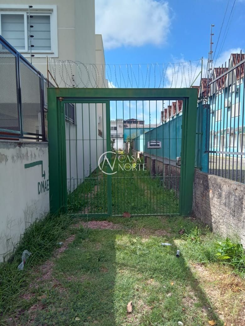 Casa à venda com 2 quartos, 50m², 3 vagas, Rua Landel de Moura no bairro Cavalhada em Porto Alegre
