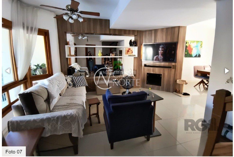 Casa à venda com 3 quartos, 142m², 2 vagas, Rua Alexandre de Gusmão no bairro Hípica em Porto Alegre