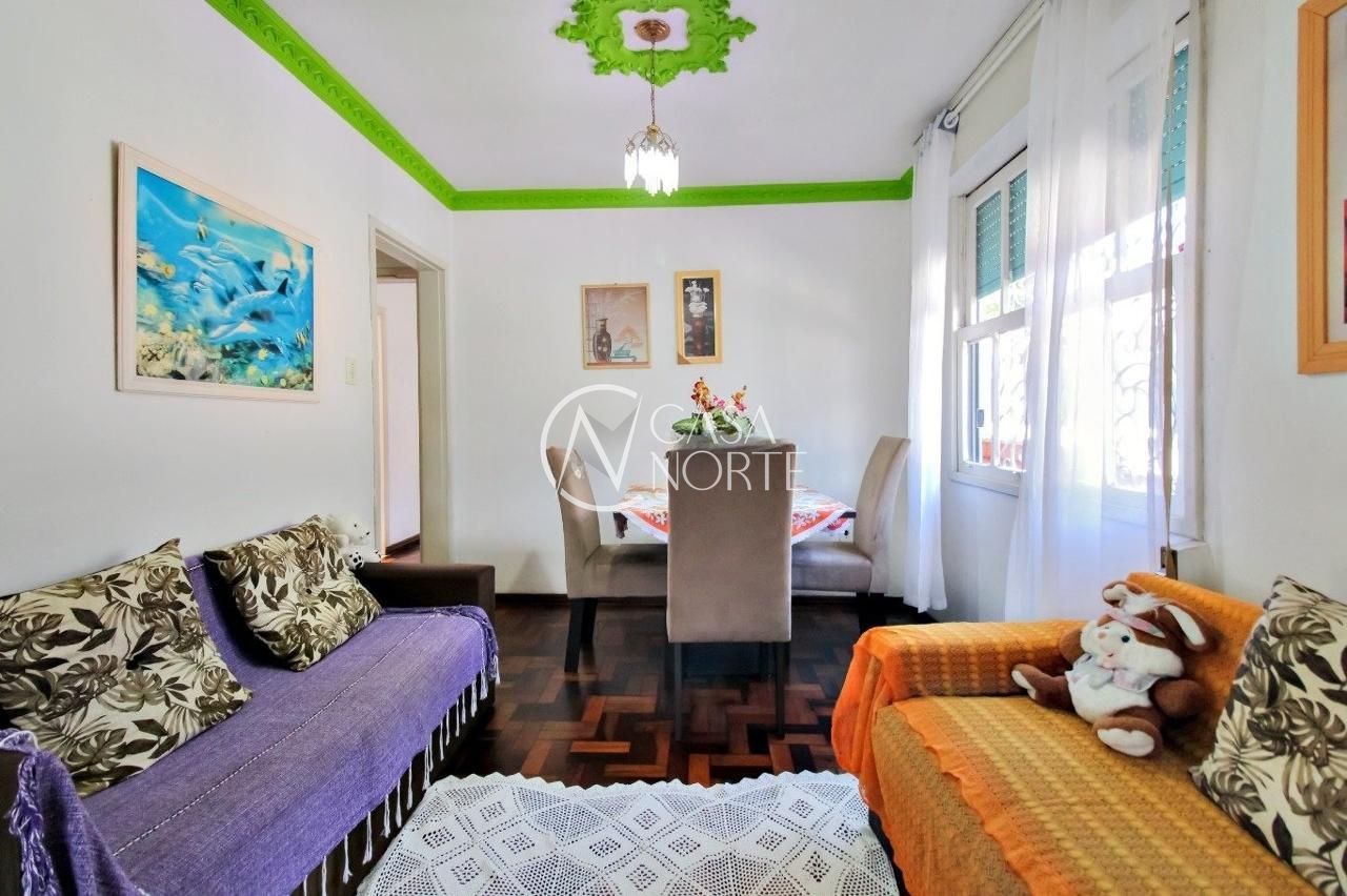 Casa à venda com 3 quartos, 64m², 1 vaga, Rua Doutor Mário Totta no bairro Cavalhada em Porto Alegre