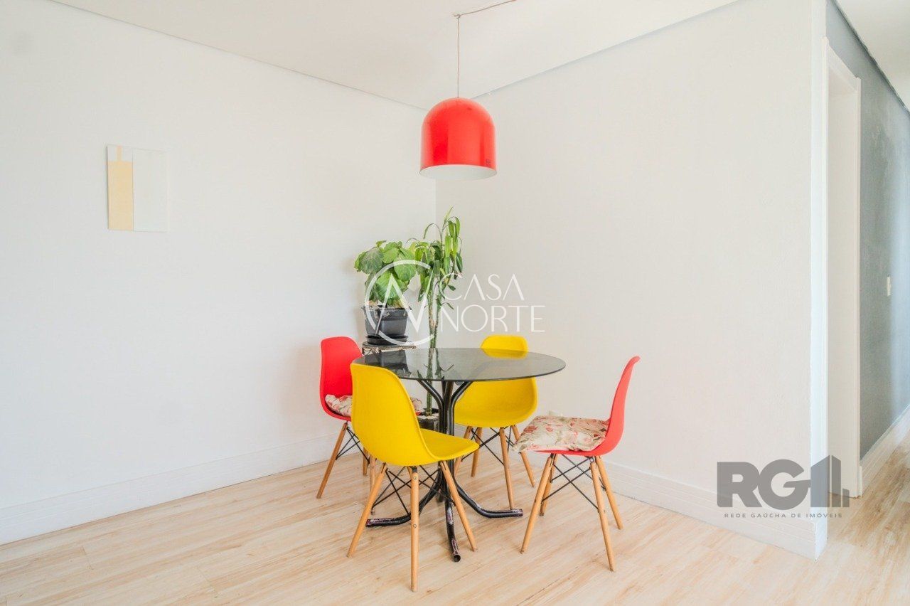 Apartamento à venda com 3 quartos, 61m², 1 suíte, 1 vaga, Rua Coronel Massot no bairro Cristal em Porto Alegre