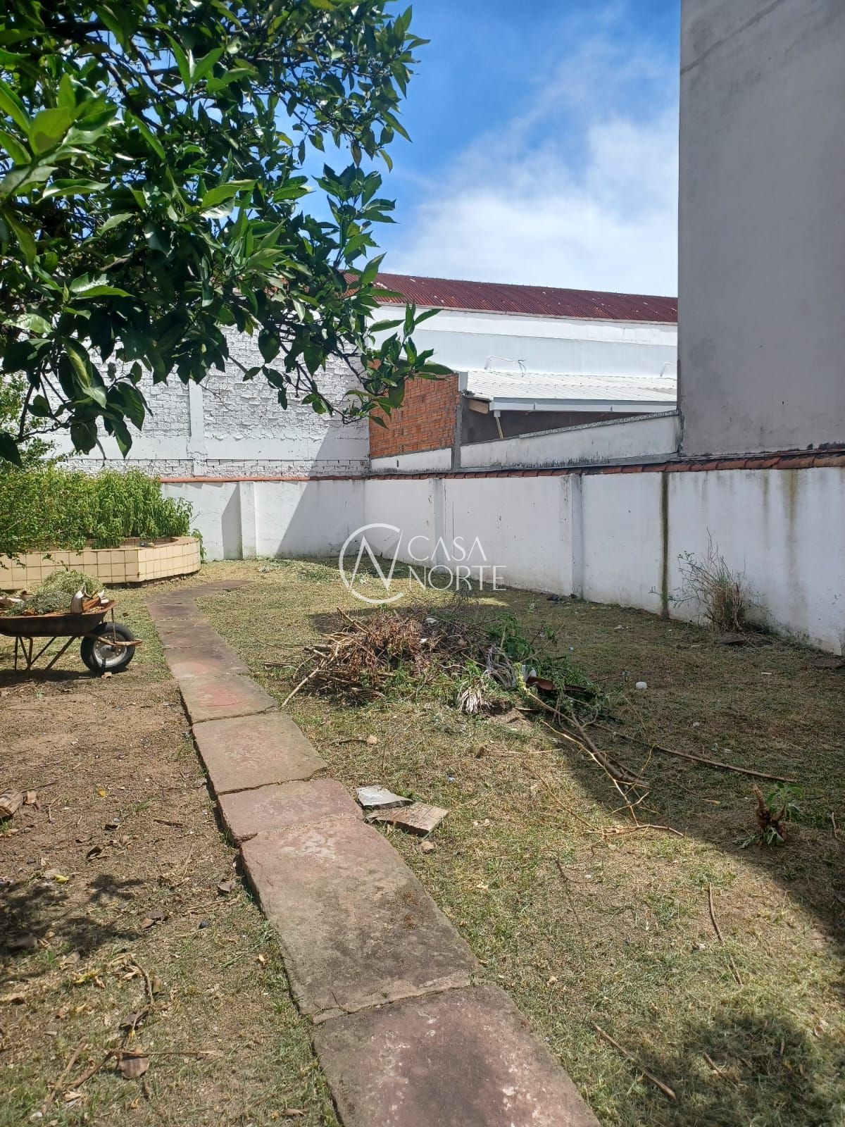 Casa à venda com 2 quartos, 145m², 4 vagas, Rua Tamandaré no bairro Cristal em Porto Alegre