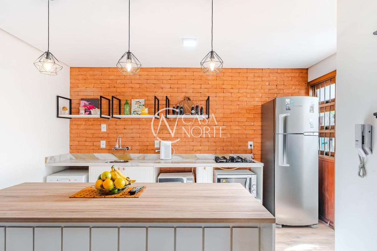 Casa de Condomínio à venda com 3 quartos, 128m², 1 suíte, 2 vagas, Avenida Jacuí no bairro Cristal em Porto Alegre