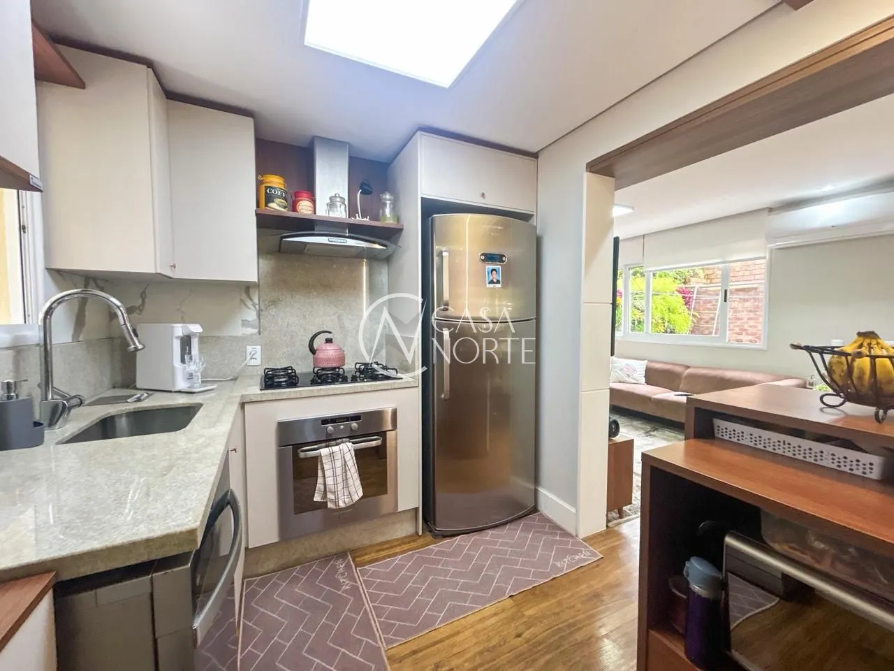 Casa de Condomínio à venda com 3 quartos, 219m², 1 suíte, 2 vagas, Avenida Engenheiro Ludolfo Boehl no bairro Teresópolis em Porto Alegre