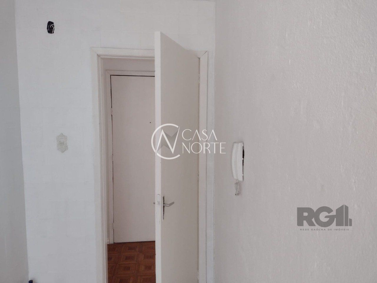 Apartamento à venda com 1 quarto, 42m², 1 vaga, Rua dos Maias no bairro Rubem Berta em Porto Alegre