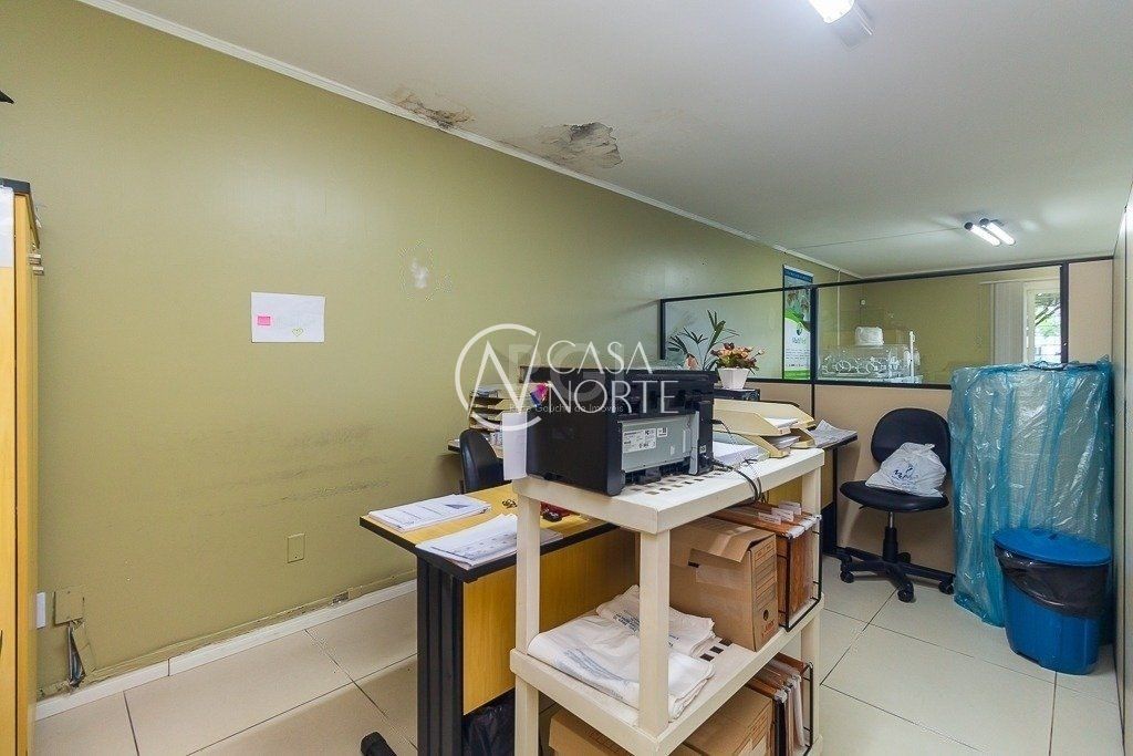 Casa à venda com 9 quartos, 354m², 5 vagas, Avenida Amazonas no bairro São Geraldo em Porto Alegre