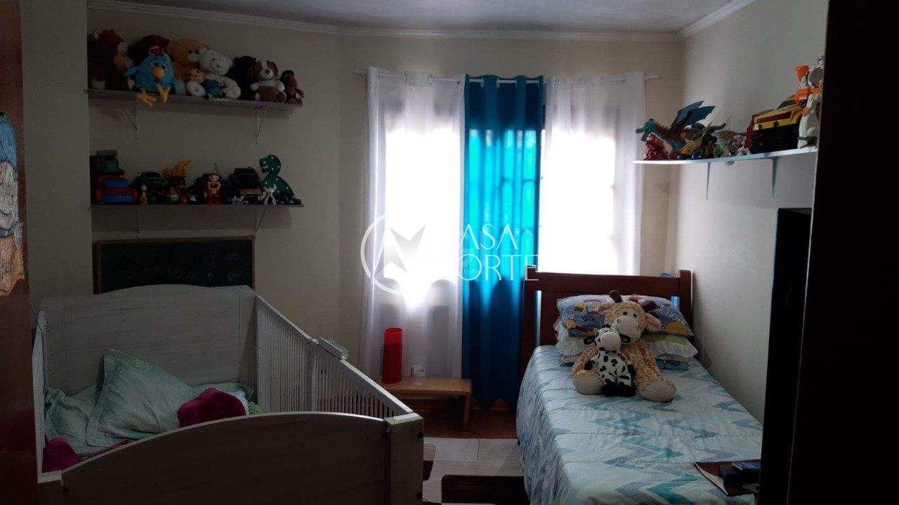 Casa de Condomínio à venda com 3 quartos, 168m², 1 suíte, 2 vagas, Rua Irmao Augusto Duflot no bairro Serraria em Porto Alegre