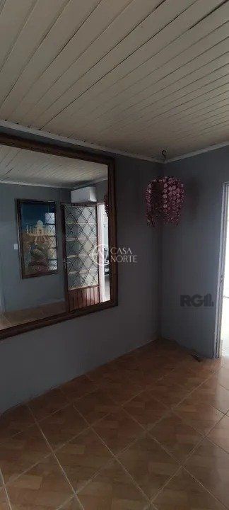 Casa à venda com 2 quartos, 300m², 3 vagas, Avenida Faria Lobato no bairro Sarandi em Porto Alegre