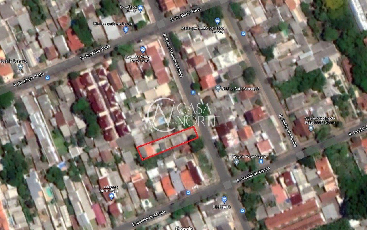 Casa à venda com 3 quartos, 482m², 3 vagas, Rua Professor Joaquim Louzada no bairro Camaquã em Porto Alegre