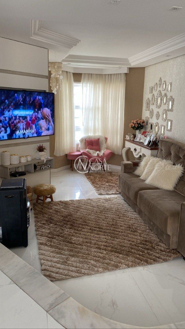 Casa à venda com 2 quartos, 120m², 1 suíte, 2 vagas, Rua Guatambu no bairro Hípica em Porto Alegre