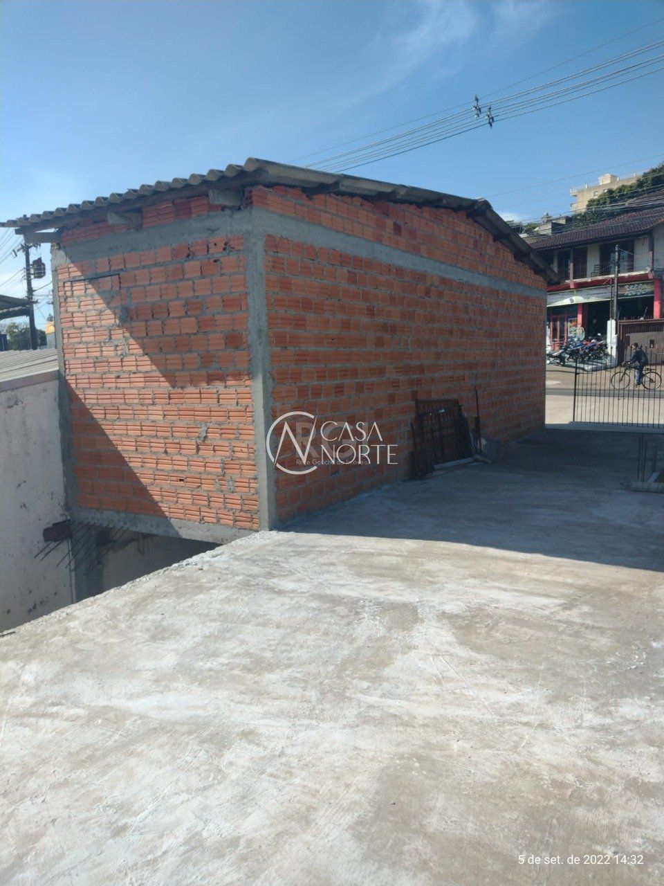 Casa à venda com 2 quartos, 220m², 1 suíte, 2 vagas, Avenida Vicente Monteggia no bairro Cavalhada em Porto Alegre