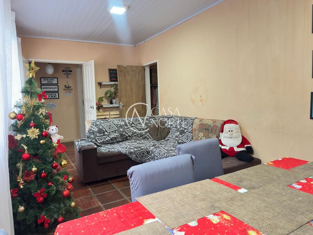 Casa à venda com 2 quartos, 76m², 3 vagas, Rua Jorge Mello Guimarães no bairro Belém Novo em Porto Alegre