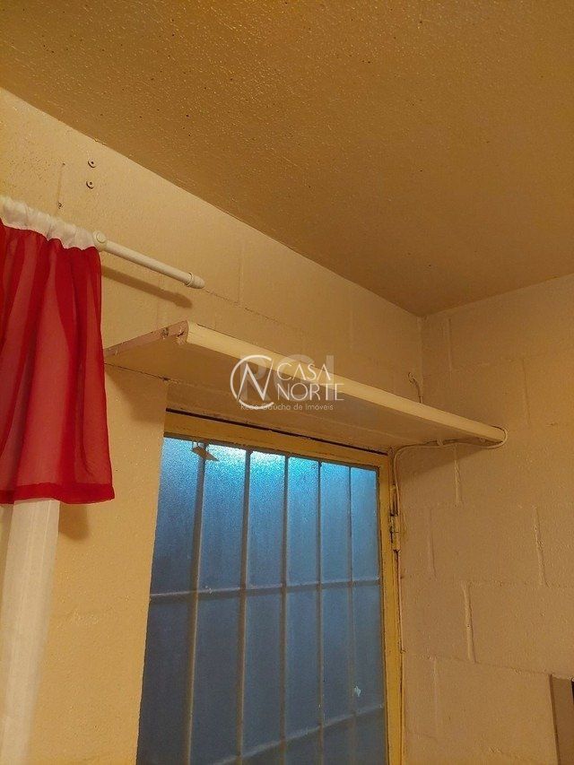 Apartamento à venda com 2 quartos, 39m², 1 vaga, Rua dos Maias no bairro Rubem Berta em Porto Alegre