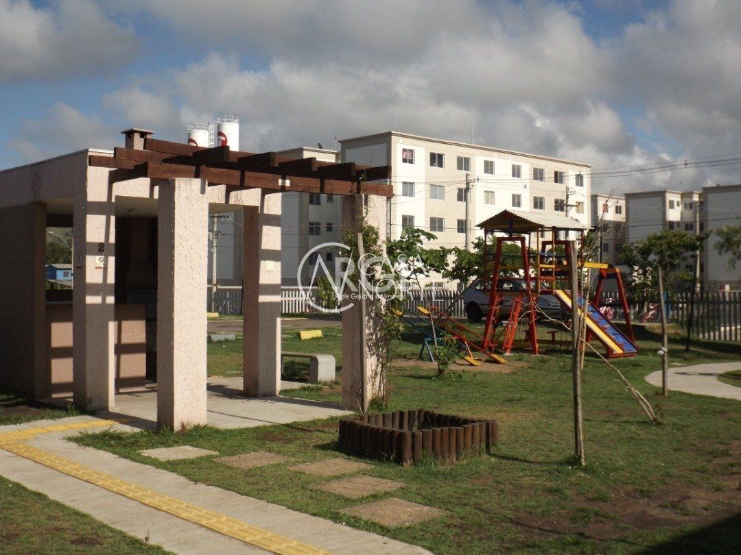 Apartamento à venda com 2 quartos, 40m², 1 vaga, Avenida Edgar Pires de Castro no bairro Hípica em Porto Alegre