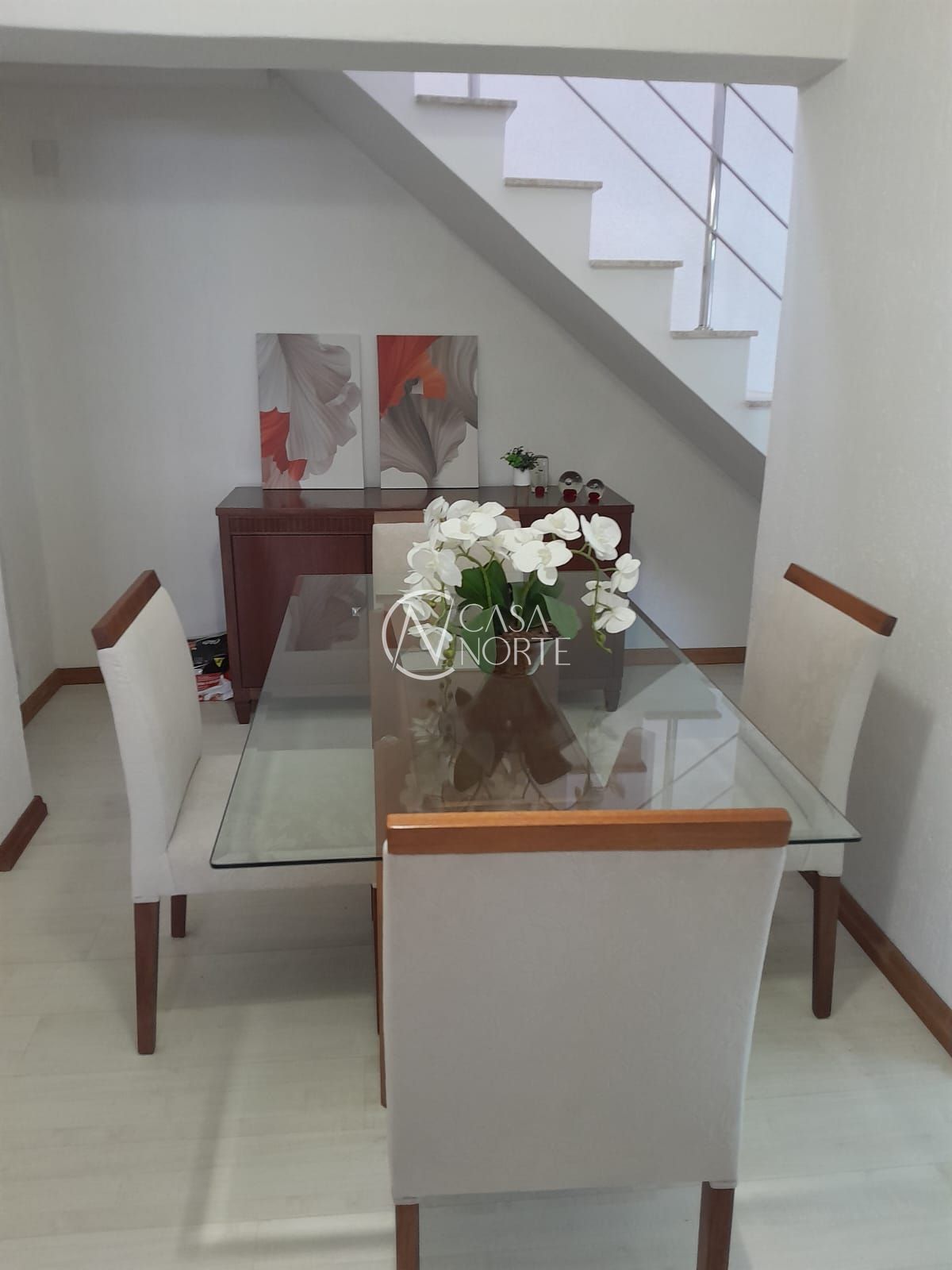 Casa à venda com 4 quartos, 210m², 1 suíte, 4 vagas, Rua José Pedro de Souza no bairro Vila Nova em Porto Alegre