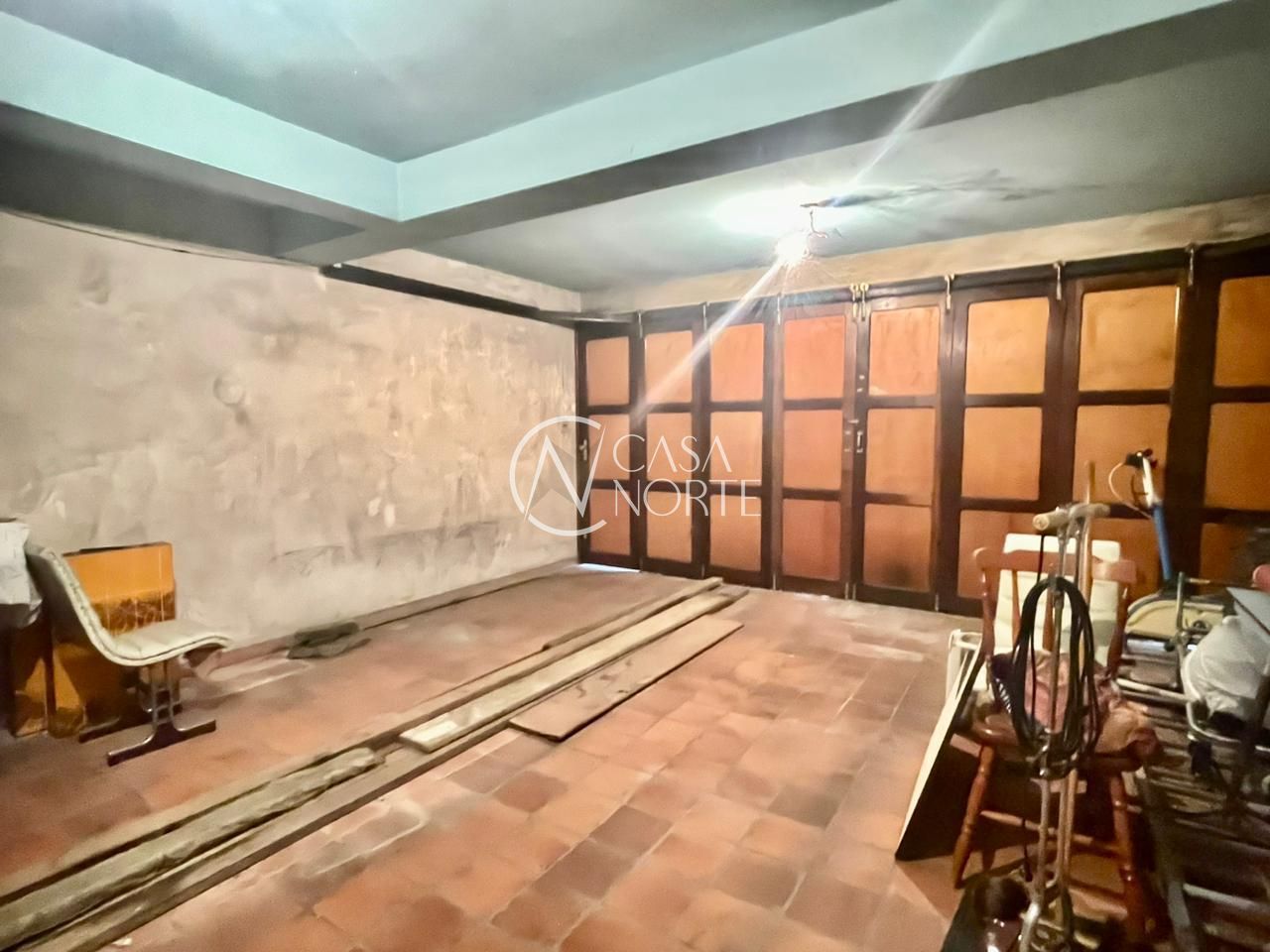 Casa à venda com 4 quartos, 228m², 1 suíte, 4 vagas, Rua Dona Oti no bairro Petrópolis em Porto Alegre