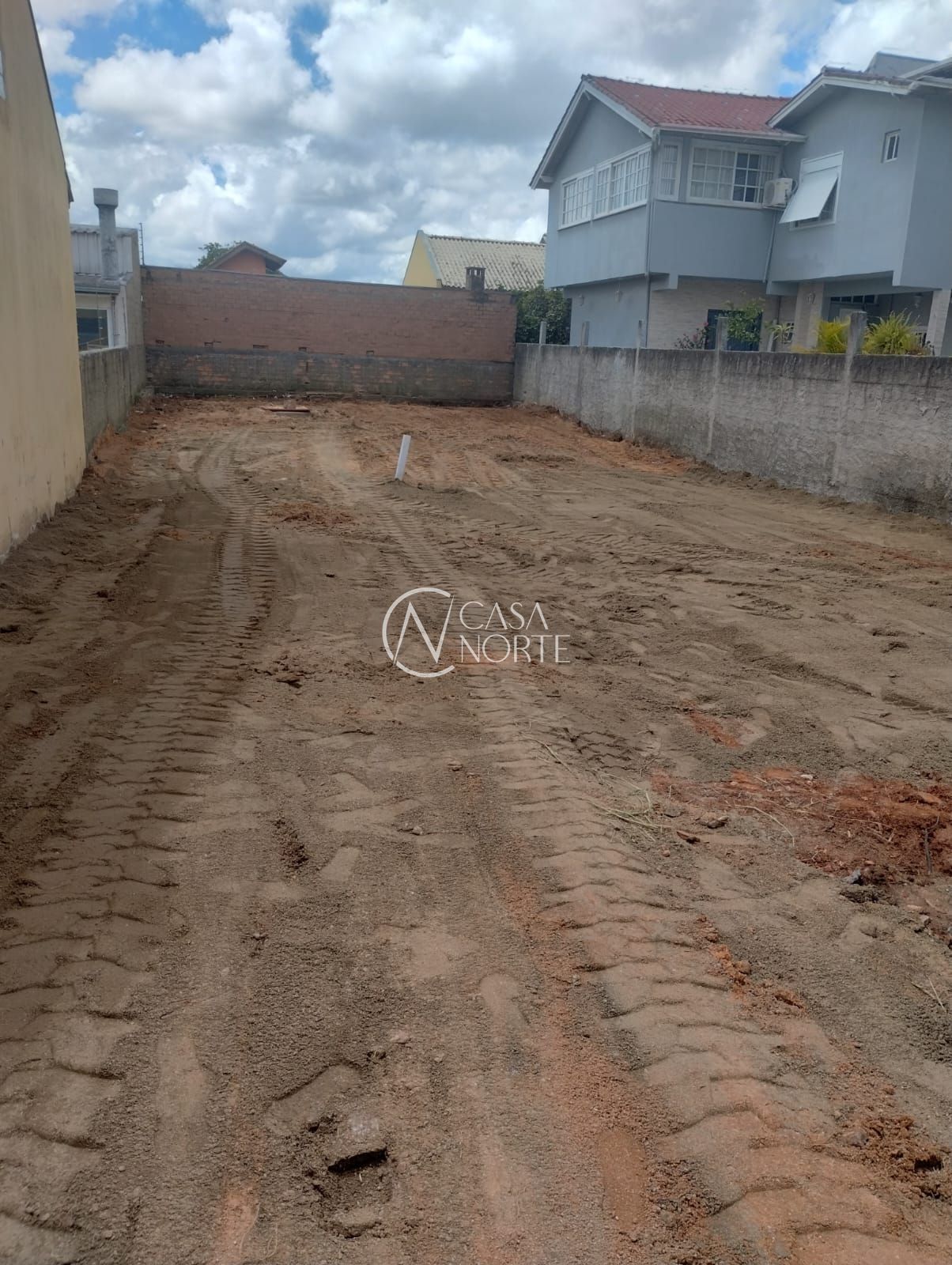 Terreno à venda  com 300m², Rua Engenheiro José Batista Pereira no bairro Jardim Leopoldina em Porto Alegre