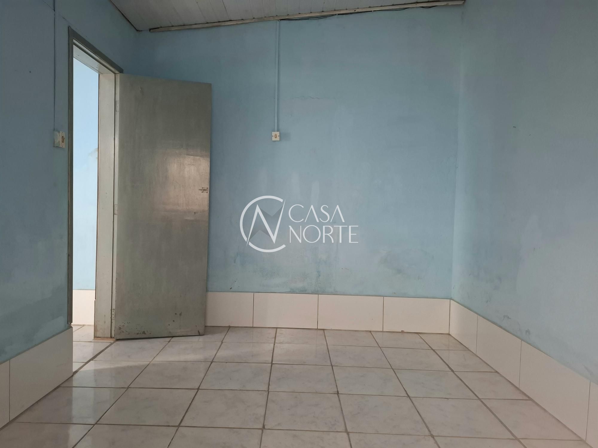 Casa à venda com 2 quartos, 70m², 1 vaga, Avenida da Cavalhada no bairro Cavalhada em Porto Alegre