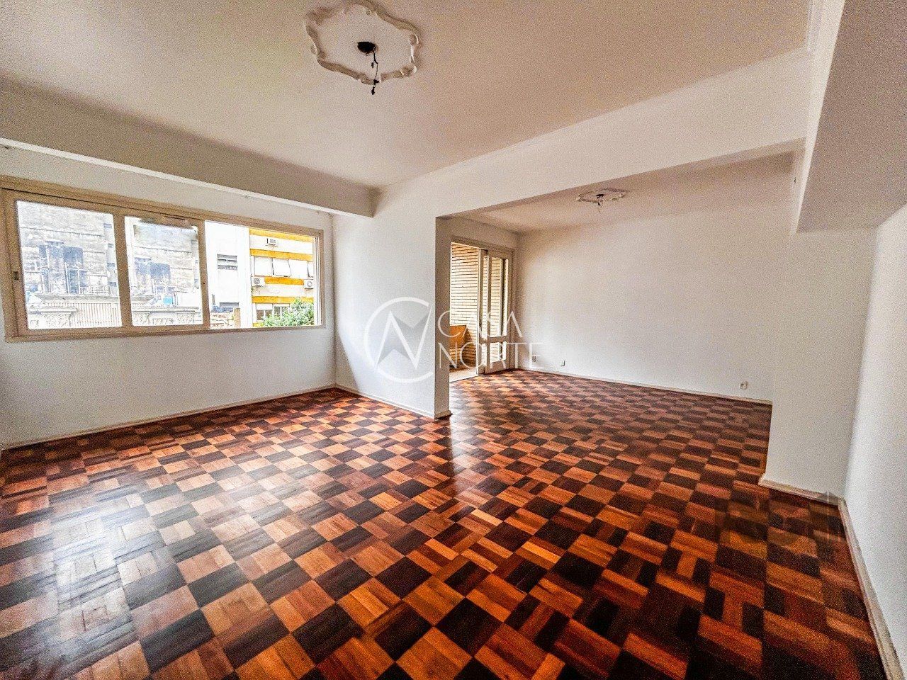 Apartamento à venda com 3 quartos, 202m², 1 suíte, 1 vaga, Rua Duque de Caxias no bairro Centro Histórico em Porto Alegre