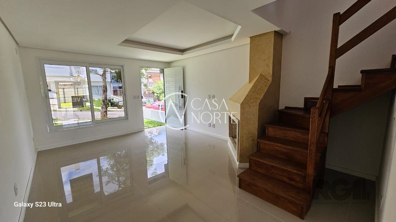 Casa à venda com 3 quartos, 150m², 2 suítes, 2 vagas, Rua Conego Aleixo no bairro Guarujá em Porto Alegre