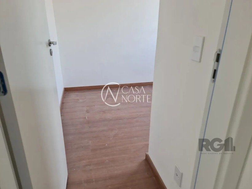Apartamento à venda com 2 quartos, 42m², 1 vaga, Rua Reverendo Olavo Nunes no bairro Parque Santa Fé em Porto Alegre